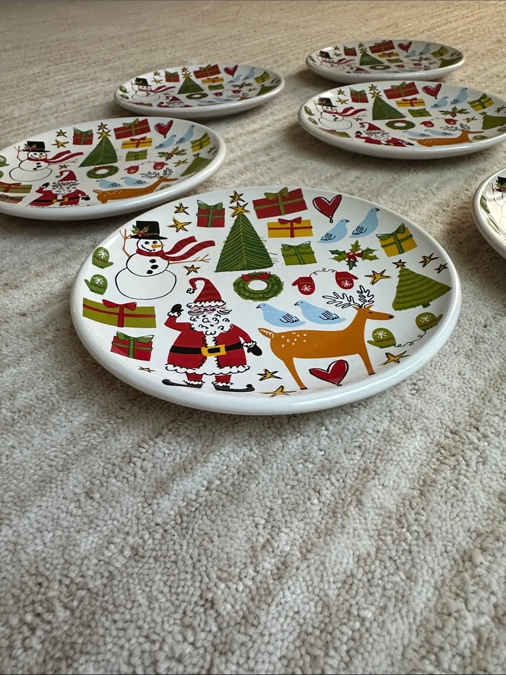 6 Room Creative Holiday Icons Christmas Appetizer Dessert Plates Multicolor 6